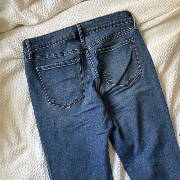 Old Navy Mid-Rise Power Slim Straight Jeans - Size 6 Short - Picture 4 of 6